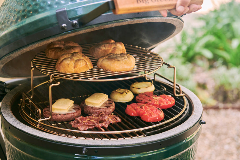 Quels accessoires choisir pour débuter avec un kamado ?